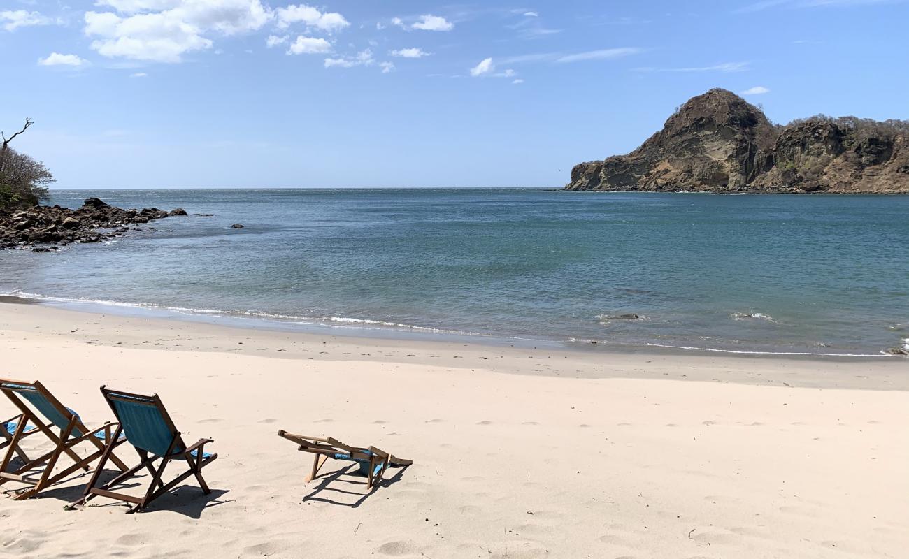 Foto de Playa La Redonda con arena brillante superficie