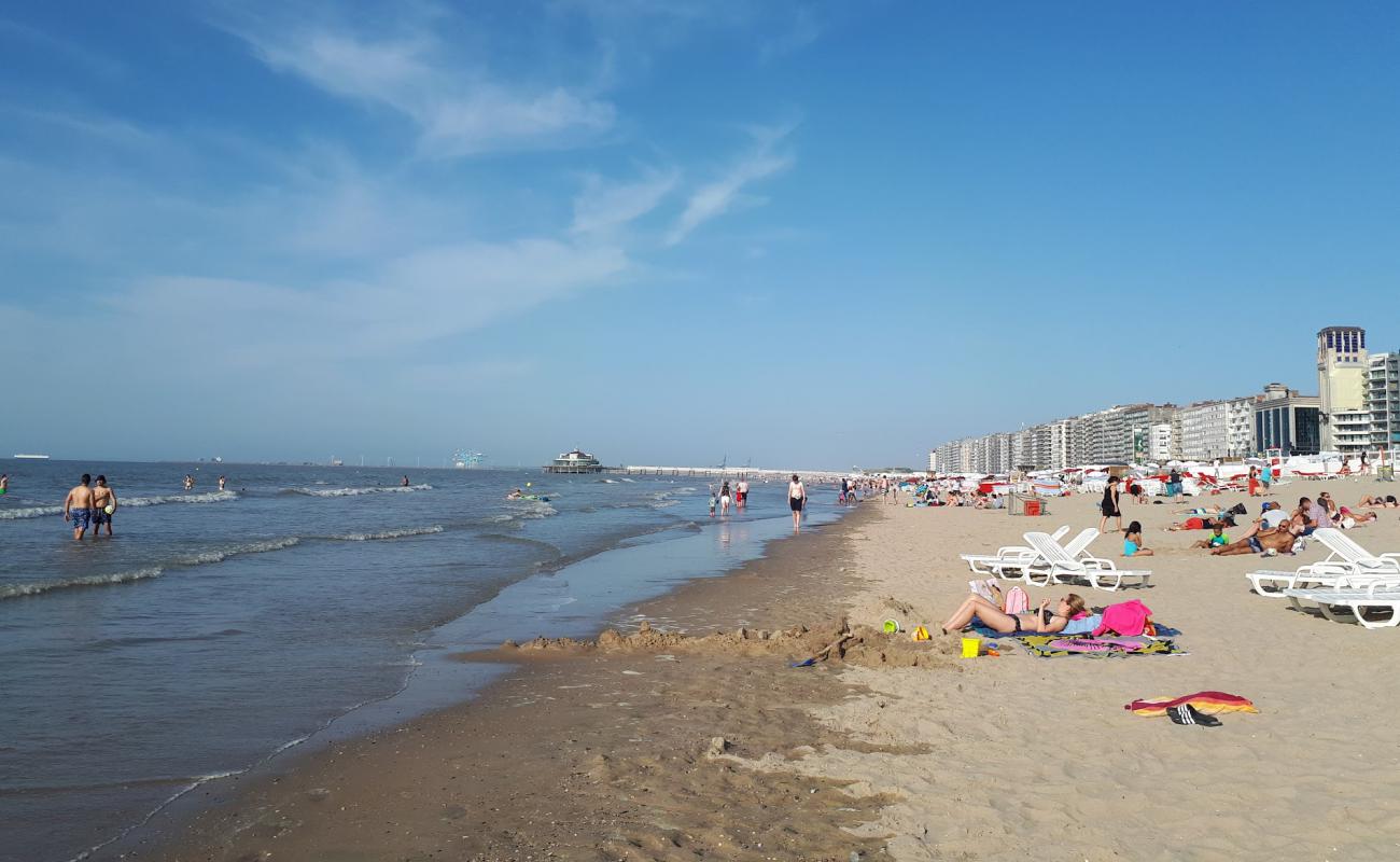 Foto de Blankenberge beach con arena brillante superficie