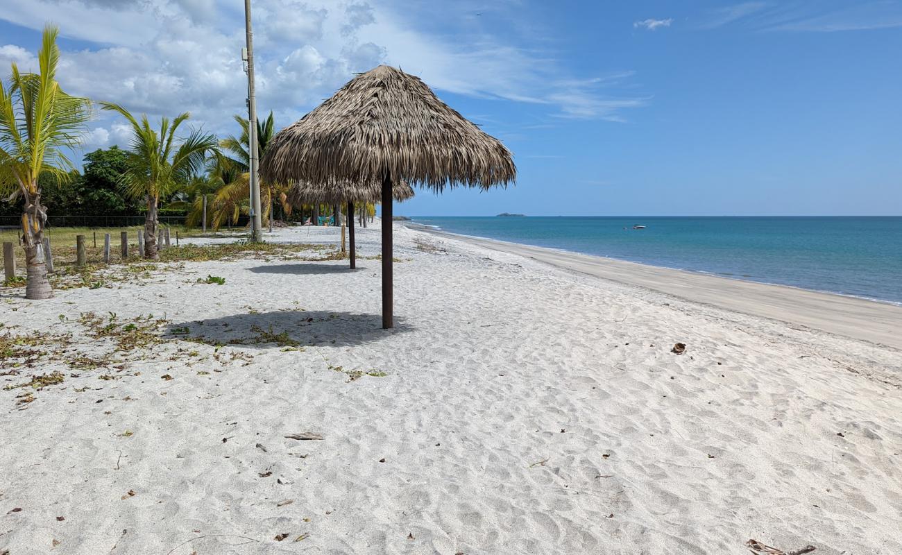 Foto de Compuesta Beach con arena brillante superficie