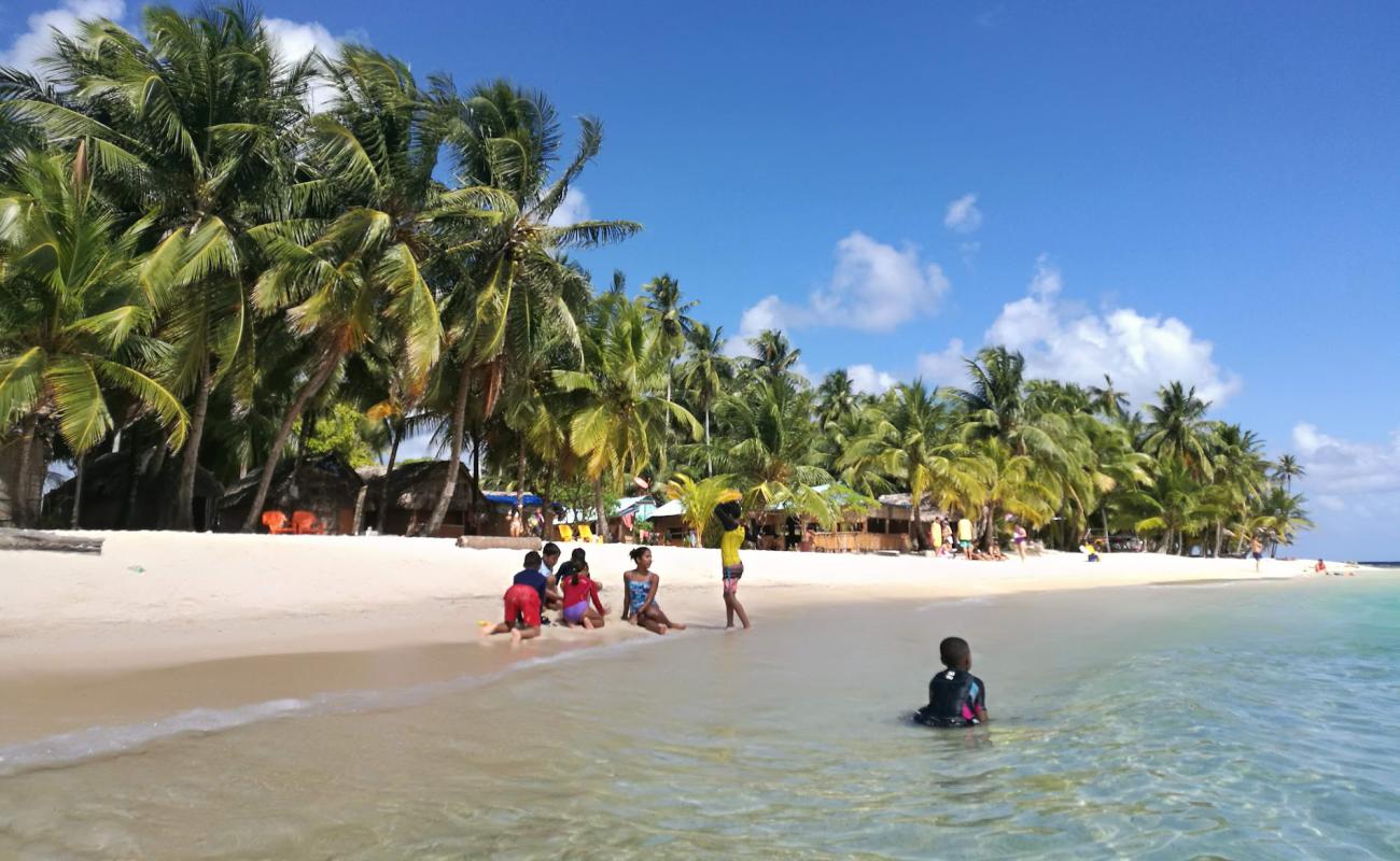 Foto de Isla Naranjo beach con brillante arena fina superficie