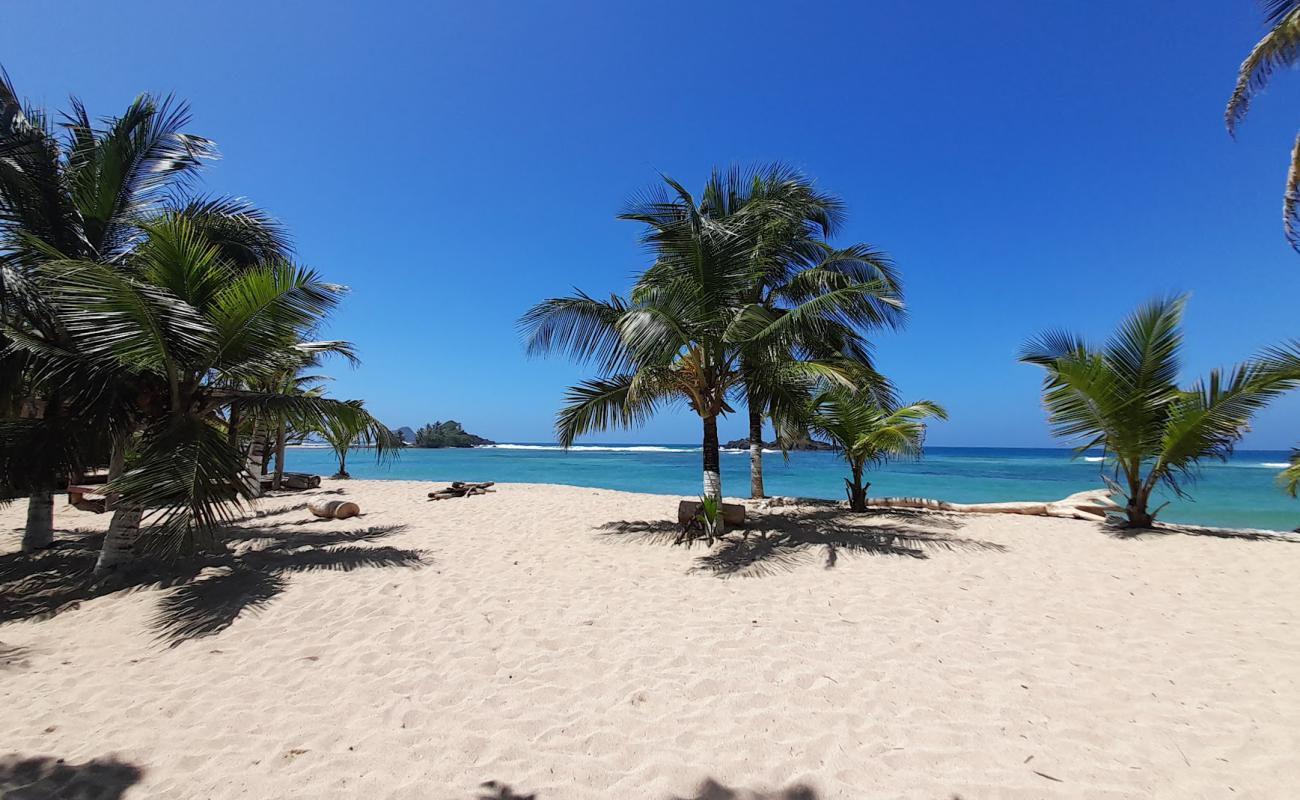 Foto de Playa Soledad con arena brillante superficie