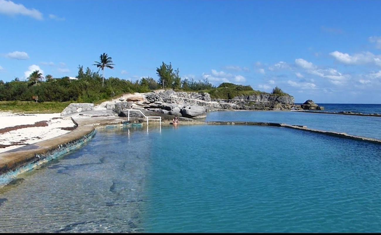 Foto de Cox's Bay con arena brillante y rocas superficie