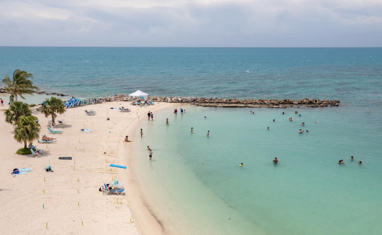 Foto de Snorkel Park Beach con brillante arena fina superficie