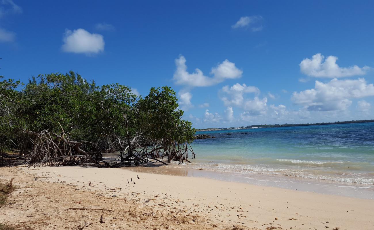 Foto de Blue Hole Park Beach con arena brillante superficie