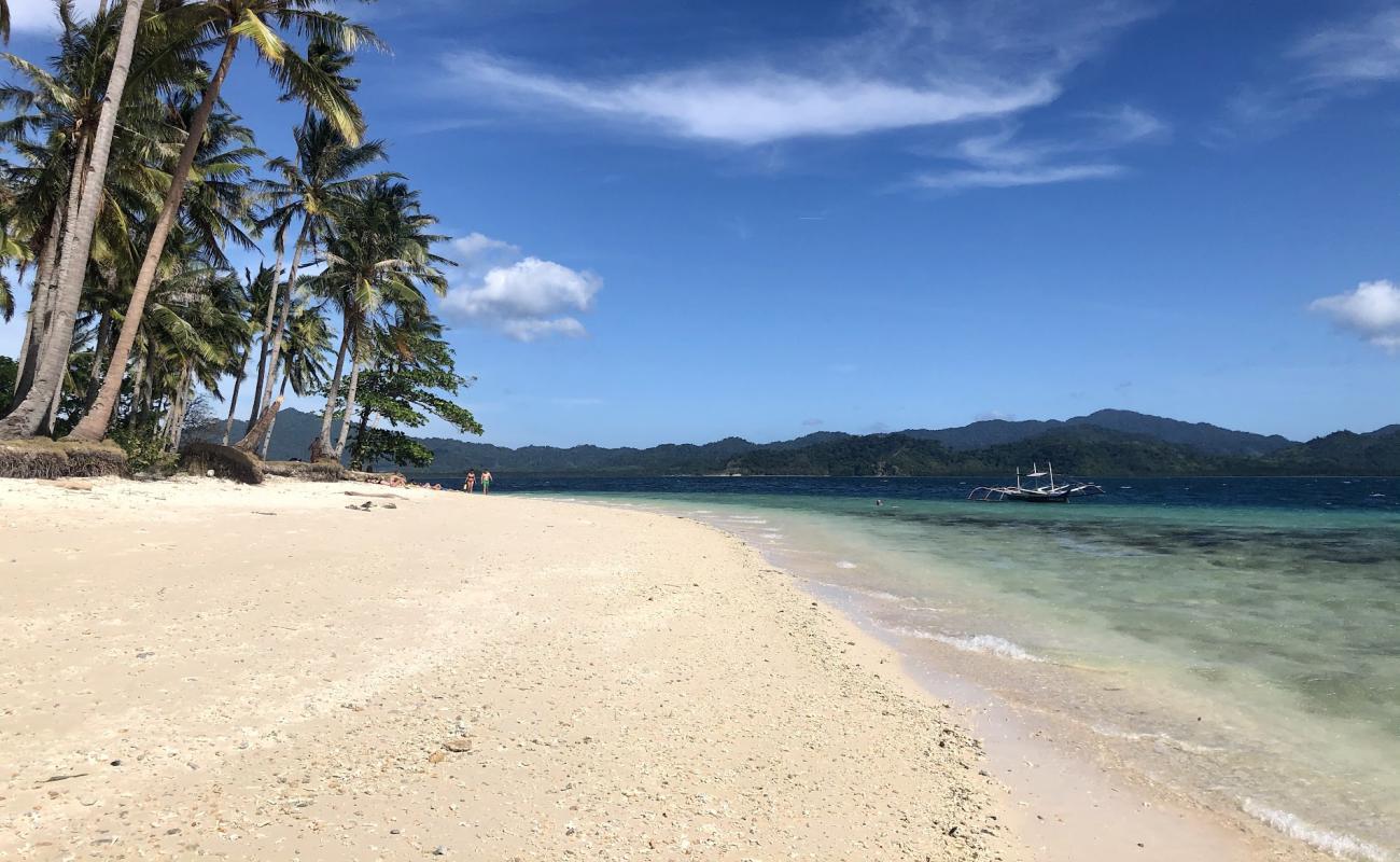 Foto de Playa de Ipil con arena brillante superficie