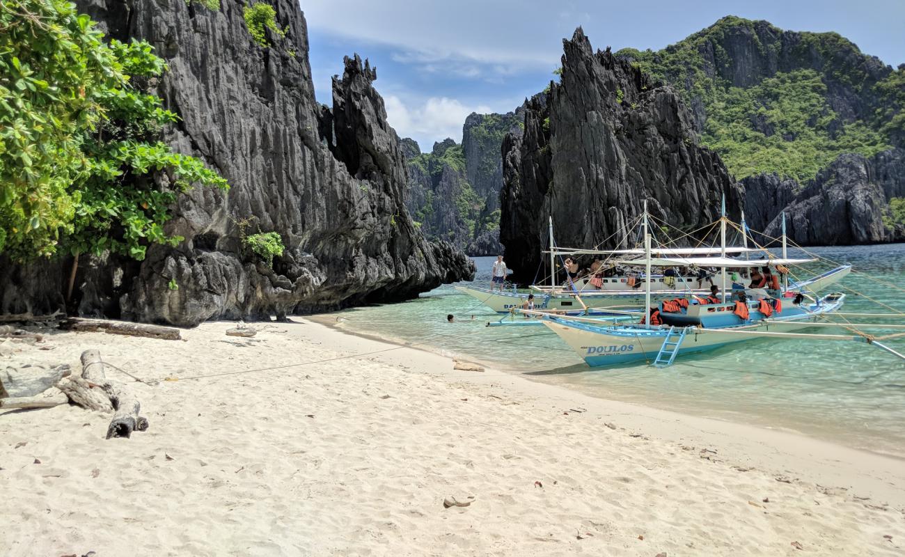 Foto de Shimizu Island Beach con arena brillante superficie