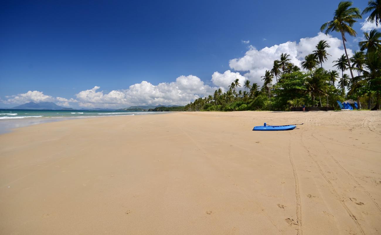 Foto de Playa Long con brillante arena fina superficie