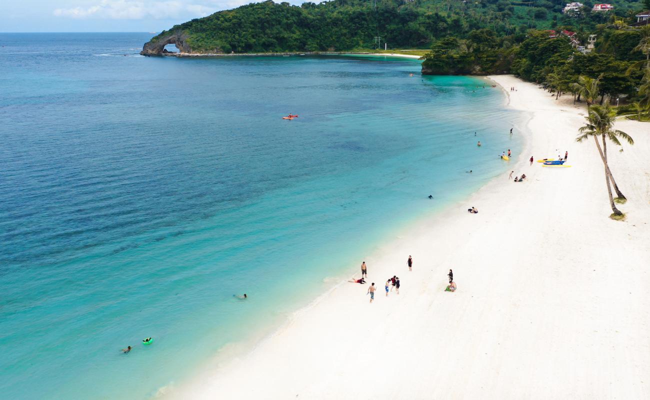 Foto de Playa de Iligan con arena fina blanca superficie