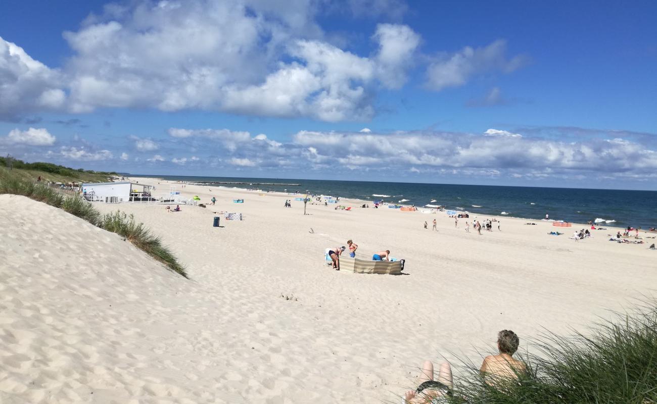 Foto de Western Ustka Beach con arena brillante superficie