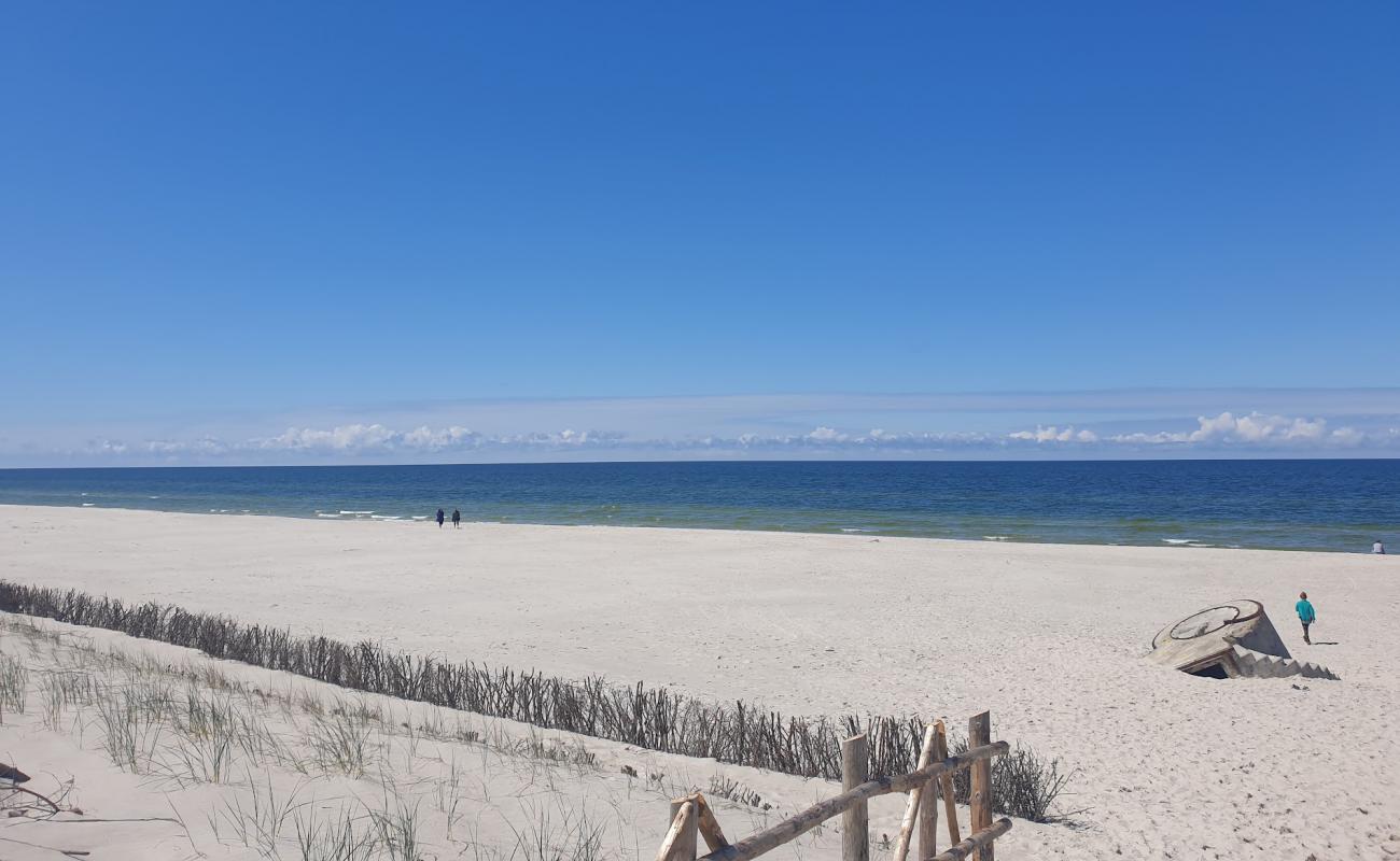 Foto de Osetnik Beach con arena fina blanca superficie