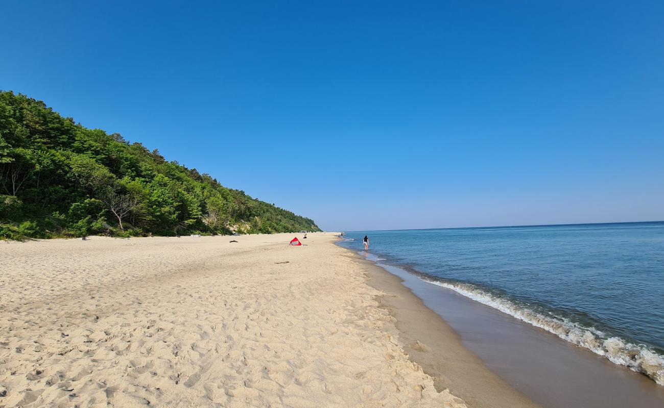 Foto de Jastrzebia Gora II Beach con brillante arena fina superficie