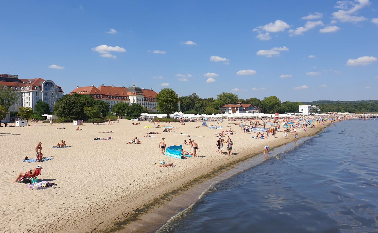 Foto de Plaza Sopot con brillante arena fina superficie