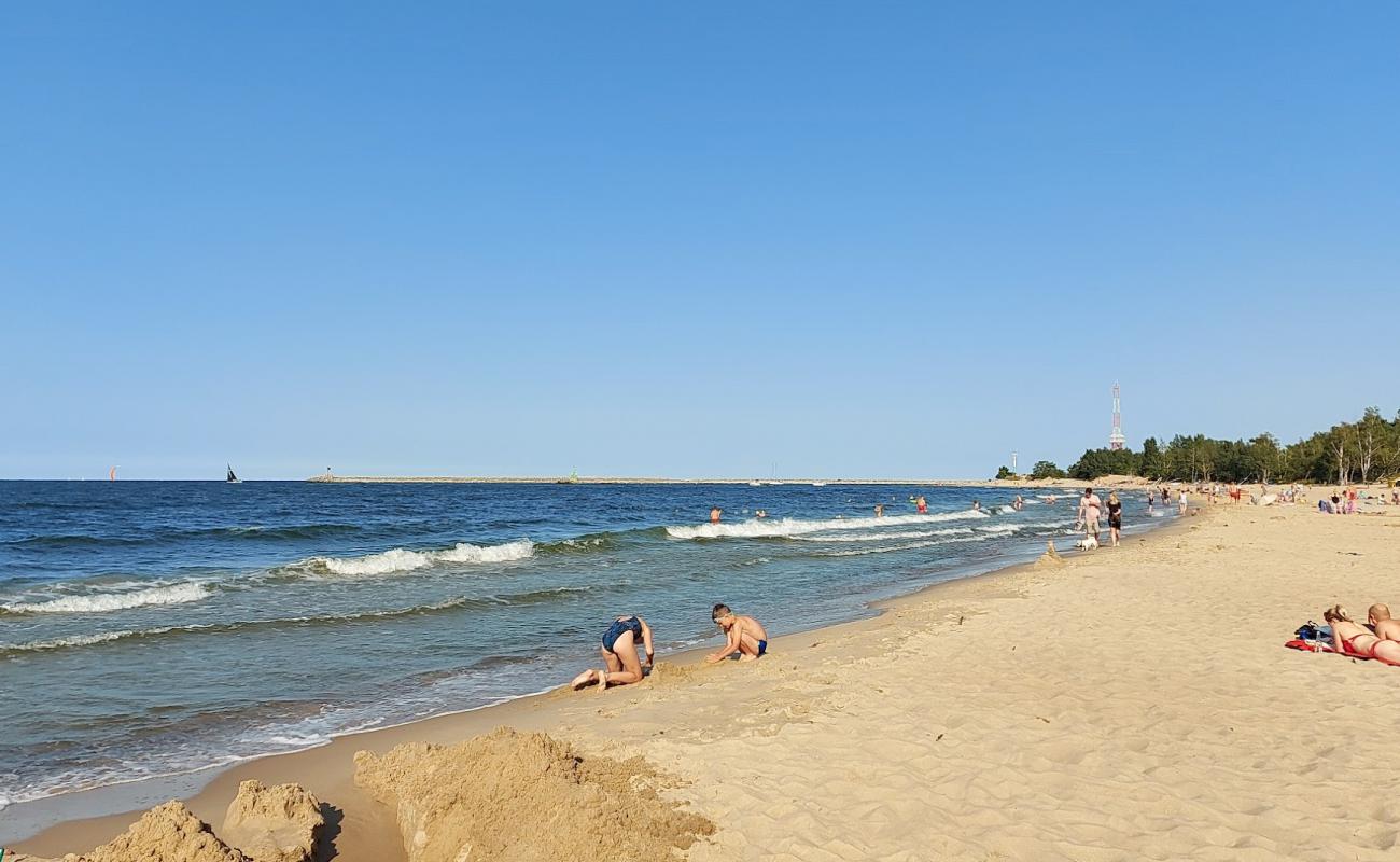 Foto de Gorki Zachodnie Beach con arena brillante superficie