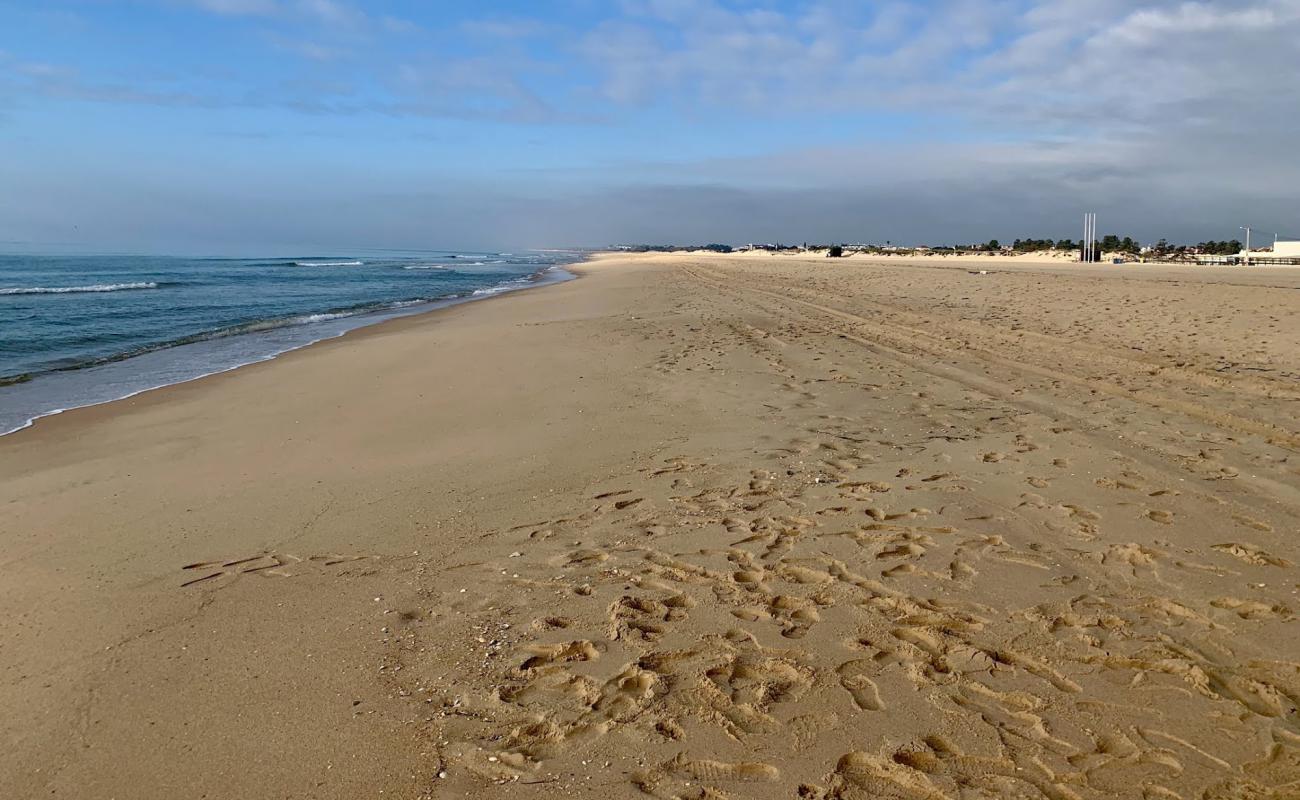 Foto de Praia da Alagoa con brillante arena fina superficie