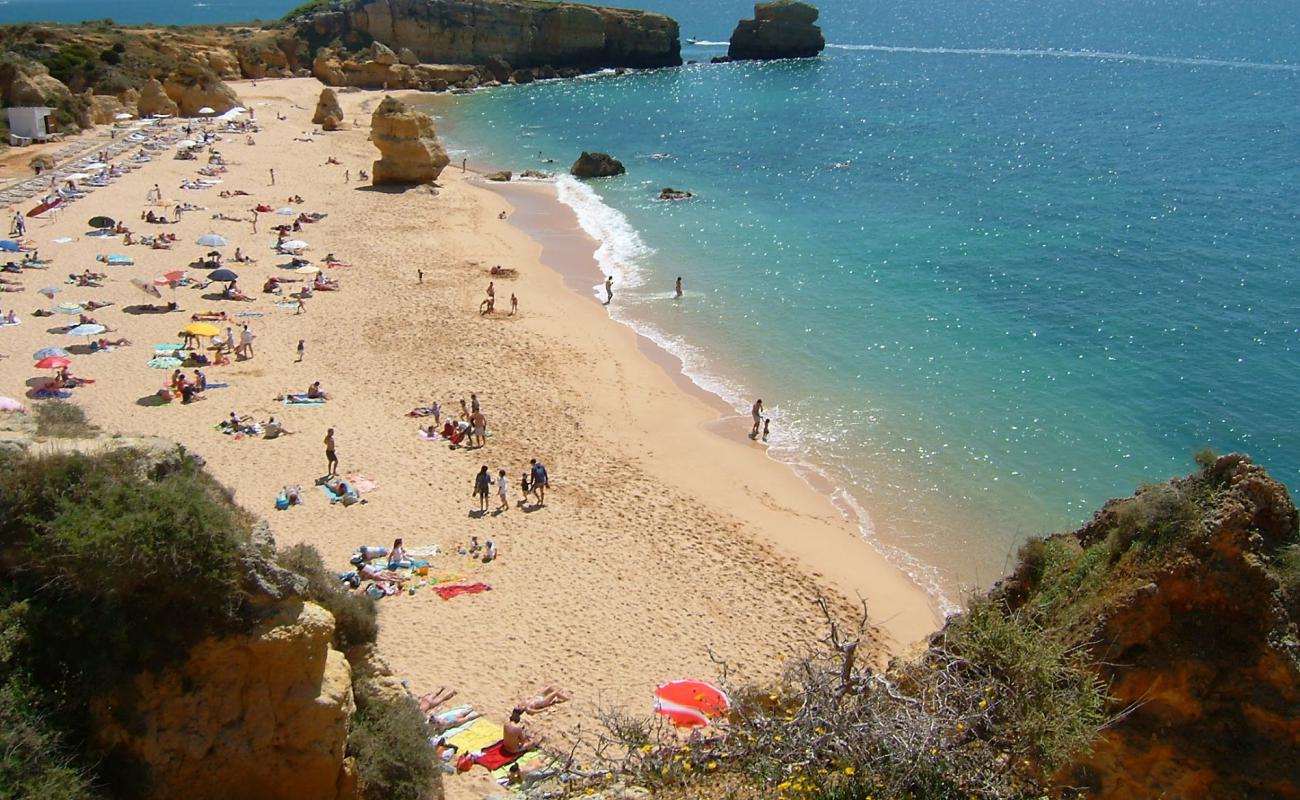 Foto de Praia de Sao Rafael con brillante arena fina superficie