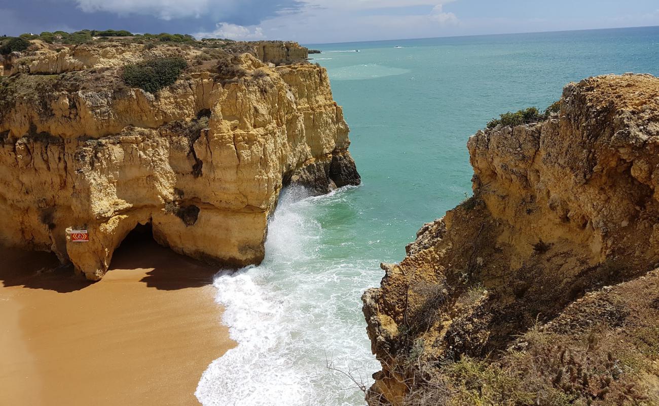 Foto de Praia da Fraternidade con arena brillante superficie