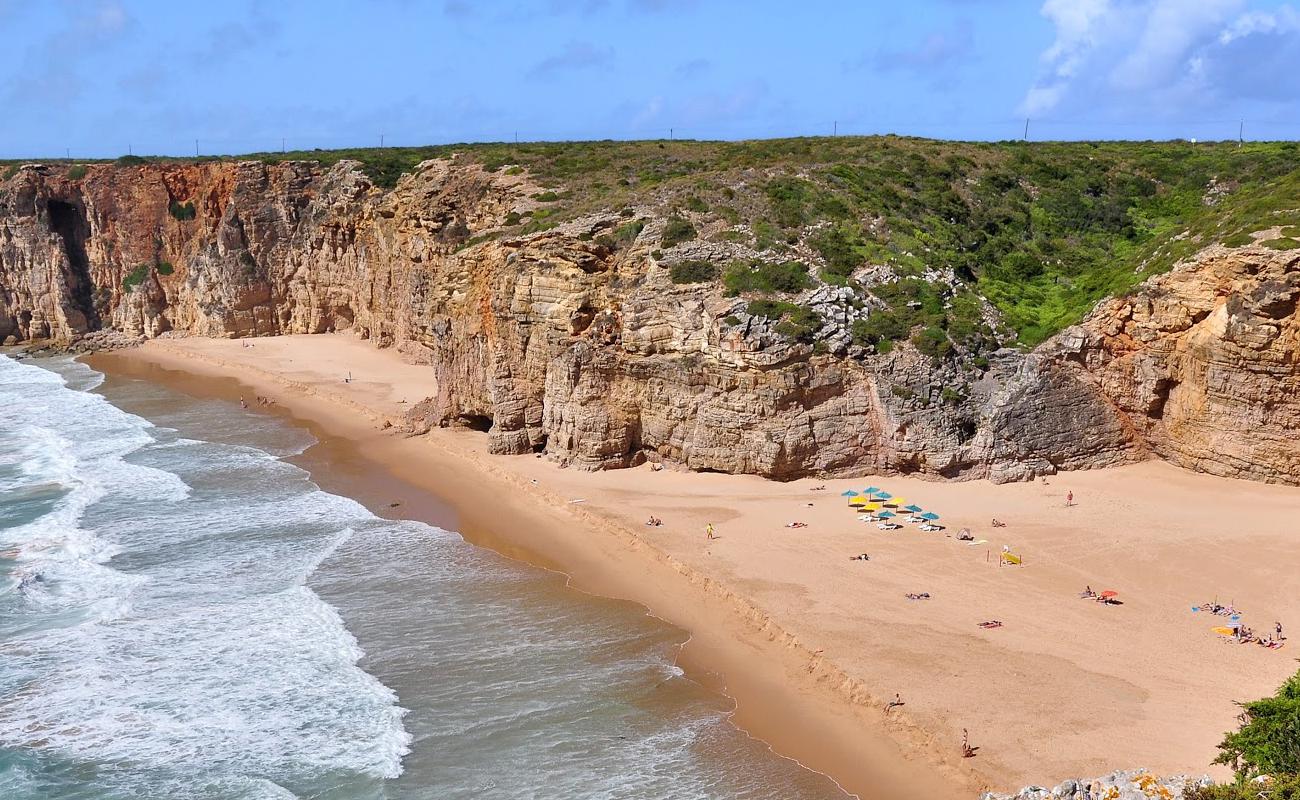 Foto de Praia do Beliche con arena oscura superficie