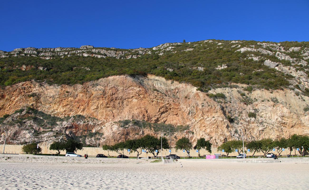 Foto de Praia da Figueirinha con arena fina blanca superficie