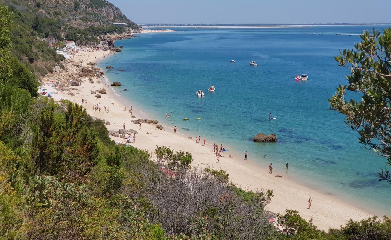 Foto de Galapinhos Beach con arena fina blanca superficie