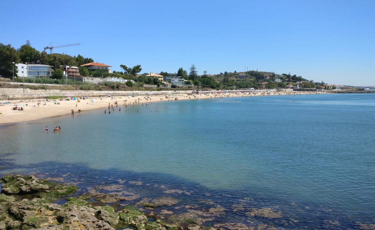 Foto de Praia de Caxias con brillante arena fina superficie