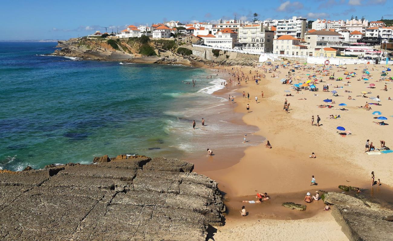 Foto de Praia das Macas con brillante arena fina superficie