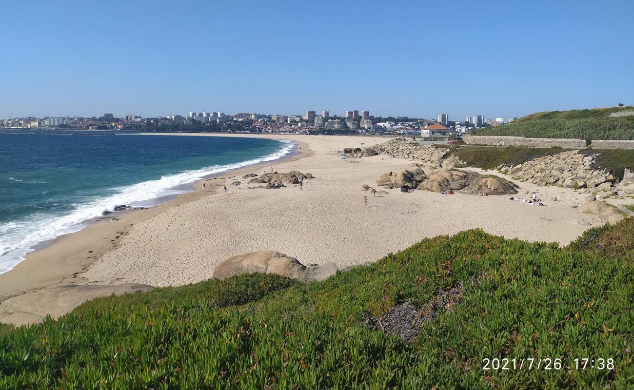 Foto de Praia Cabedelo do Douro con arena fina blanca superficie