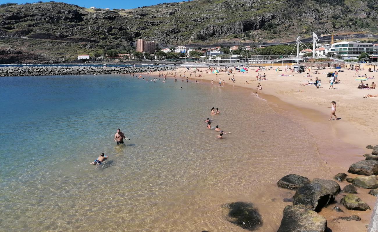 Foto de Praia de Machico con arena brillante superficie