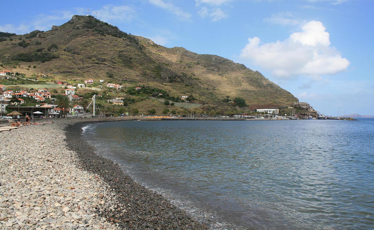 Foto de Praia de S. Roque con guijarro gris superficie