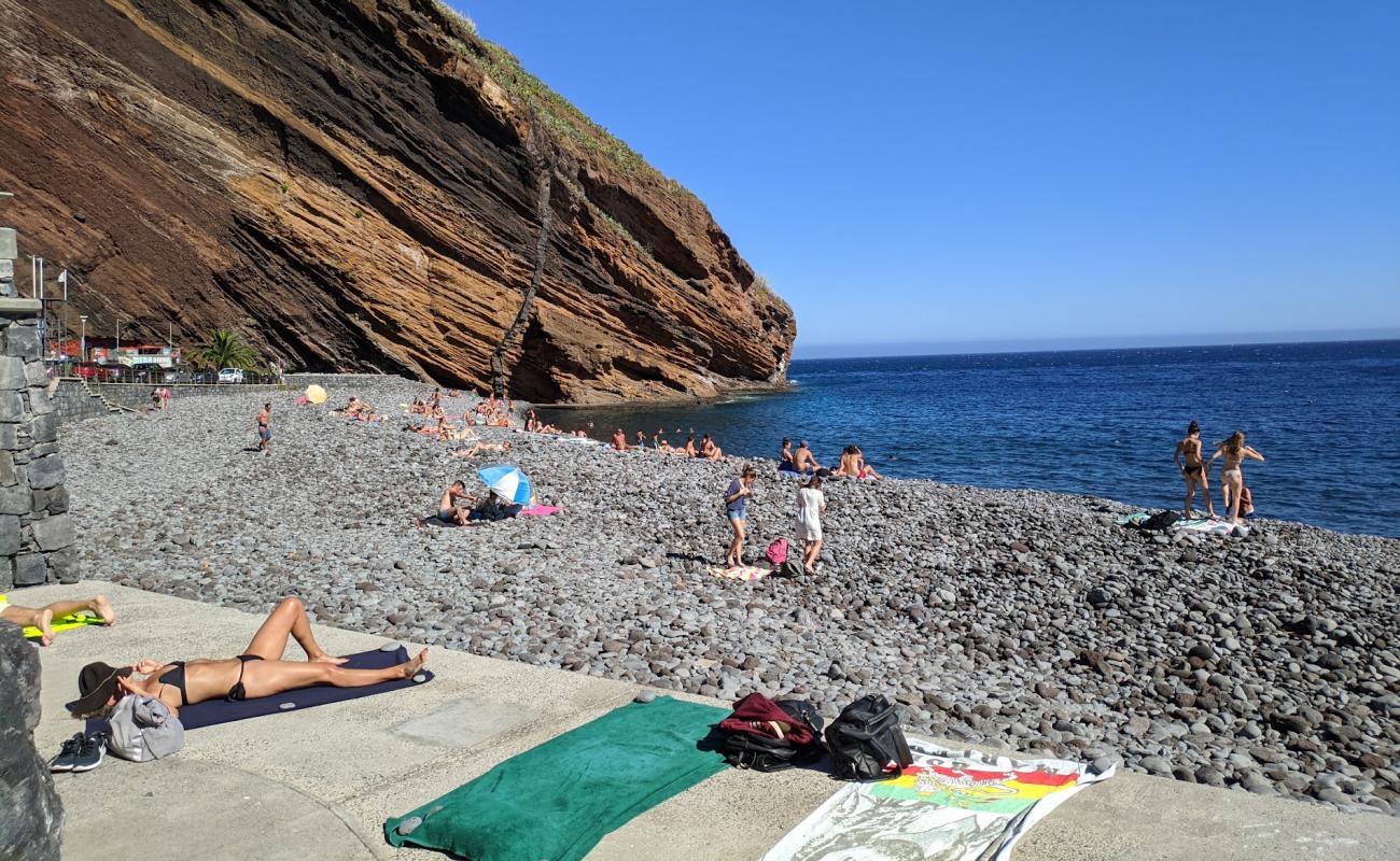 Foto de Praia do Garajau con guijarro gris superficie