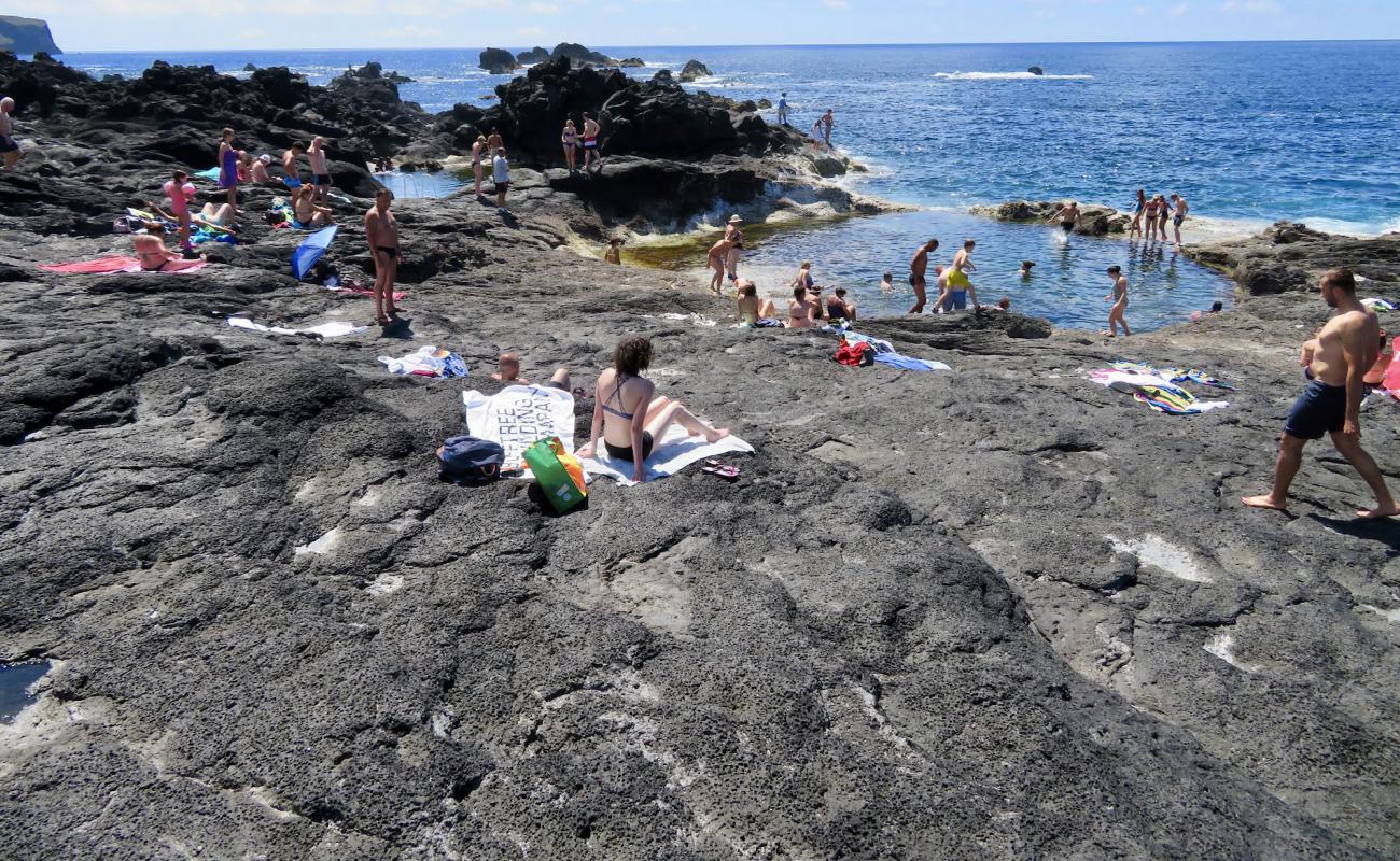 Foto de Caneiros Beach con piedra superficie