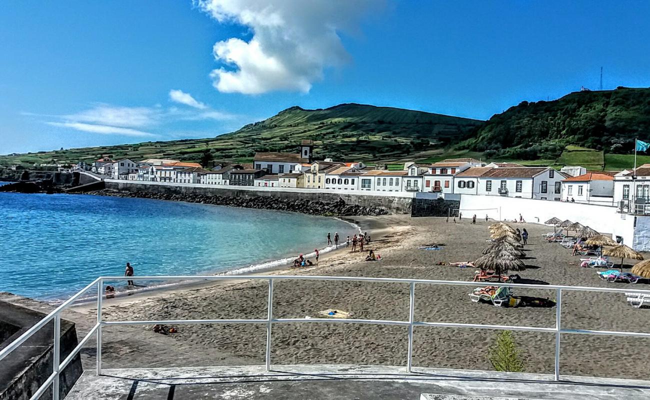 Foto de Praia de Sao Mateus con arena gris superficie