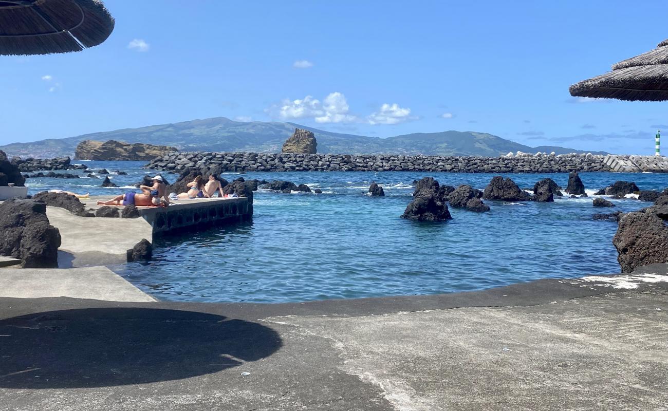 Foto de Piscina Municipal da Madalena con hormigón superficie