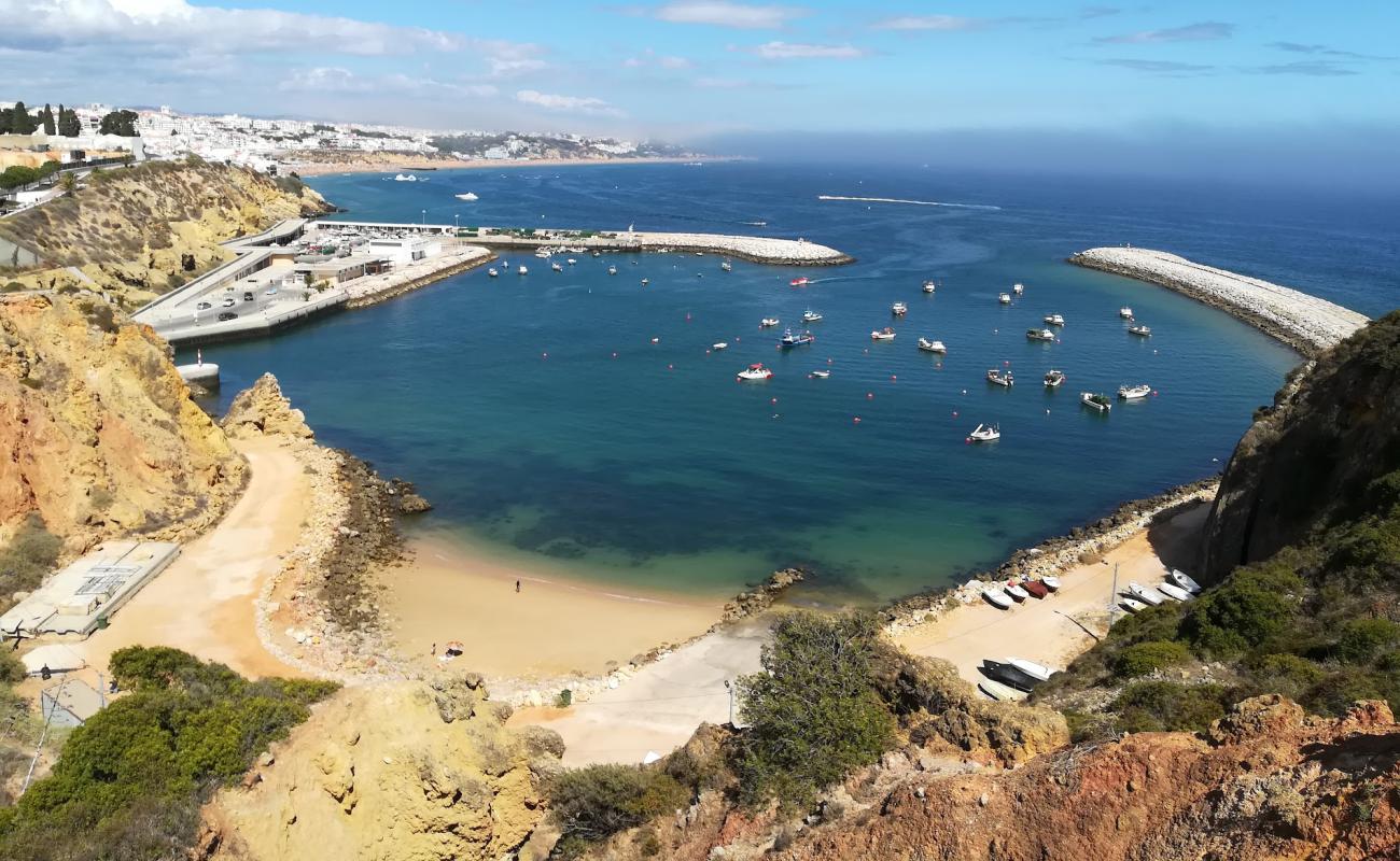 Foto de Praia da Baleeira con arena brillante superficie