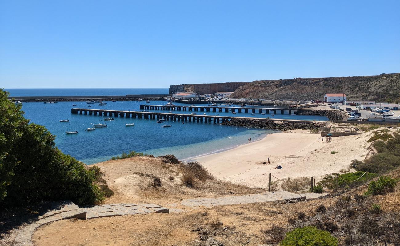 Foto de Praia da Baleeira con arena brillante superficie