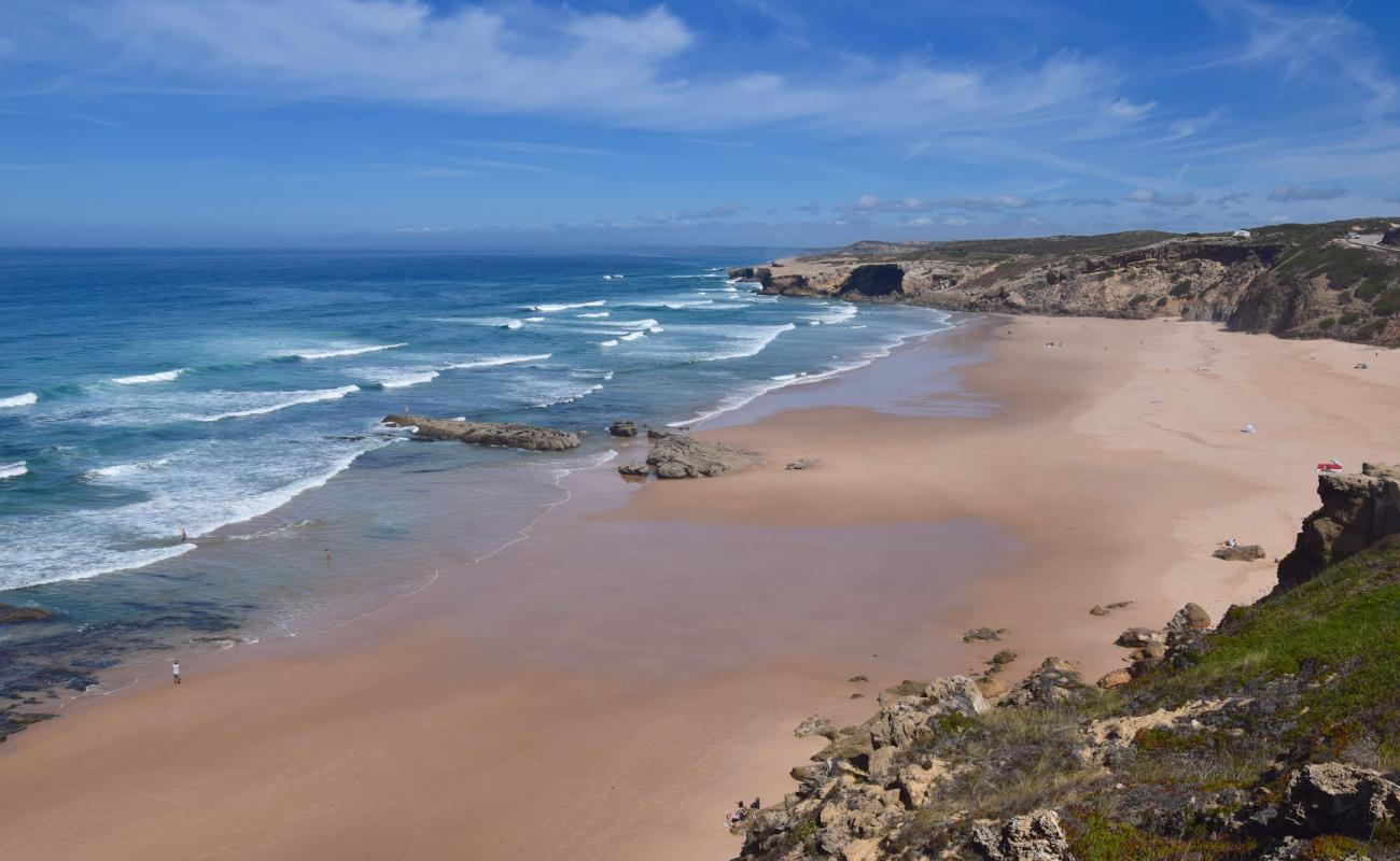 Foto de Praia da Fateixa con arena brillante superficie