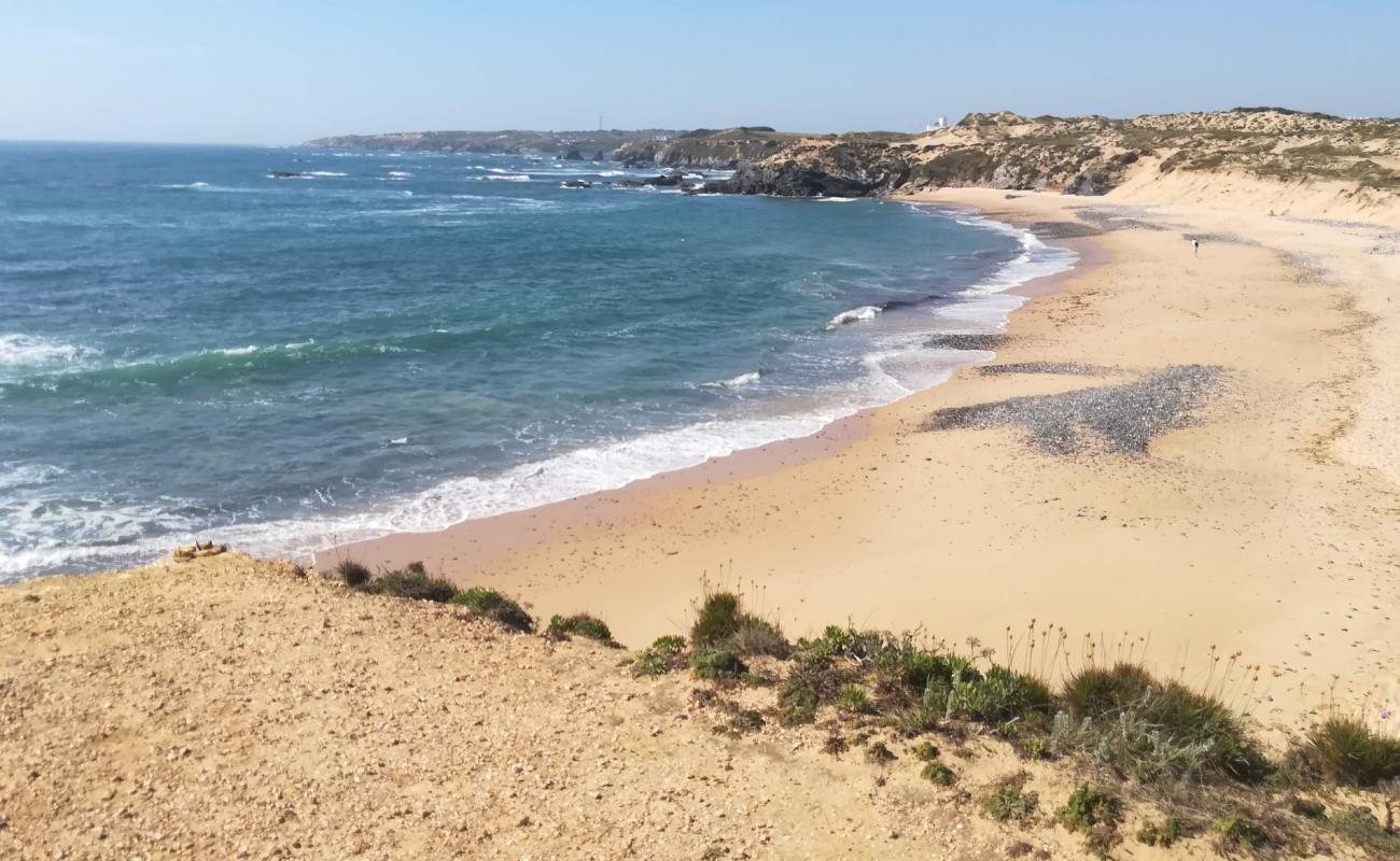 Foto de Praia do Carreiro da Fazenda con arena gris superficie