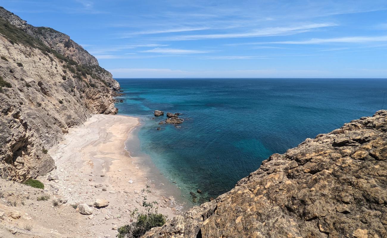 Foto de Praia da Mijona con guijarro fino claro superficie