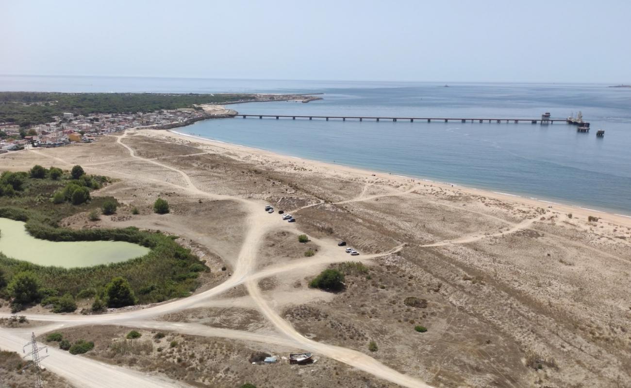 Foto de Praia Trafaria con arena brillante superficie