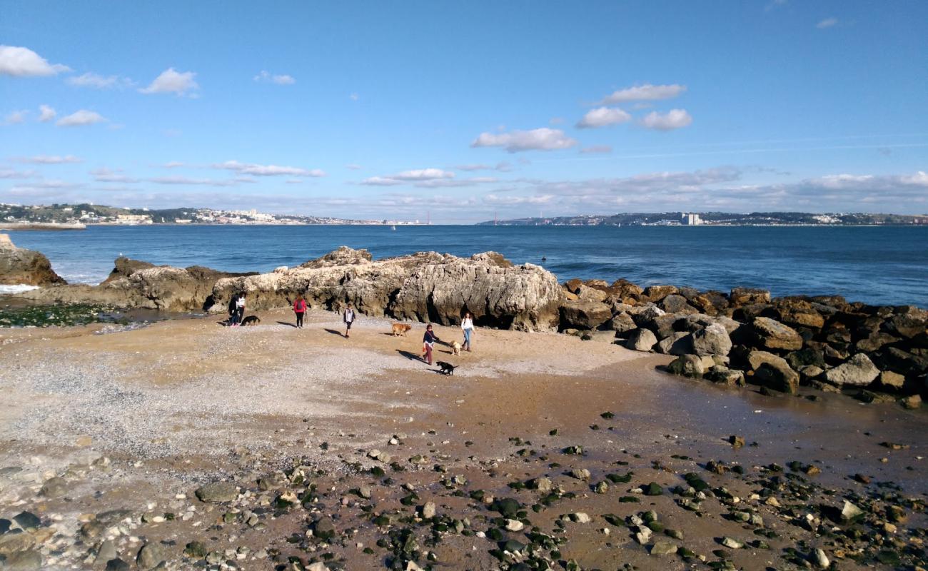 Foto de Praia das Fontainhas con piedra superficie