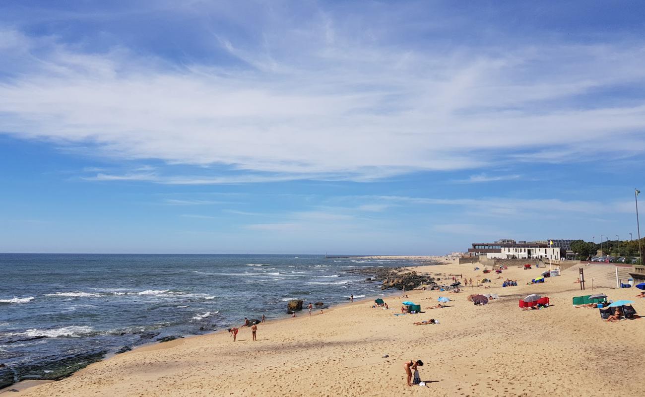 Foto de Praia da Granja con arena brillante superficie