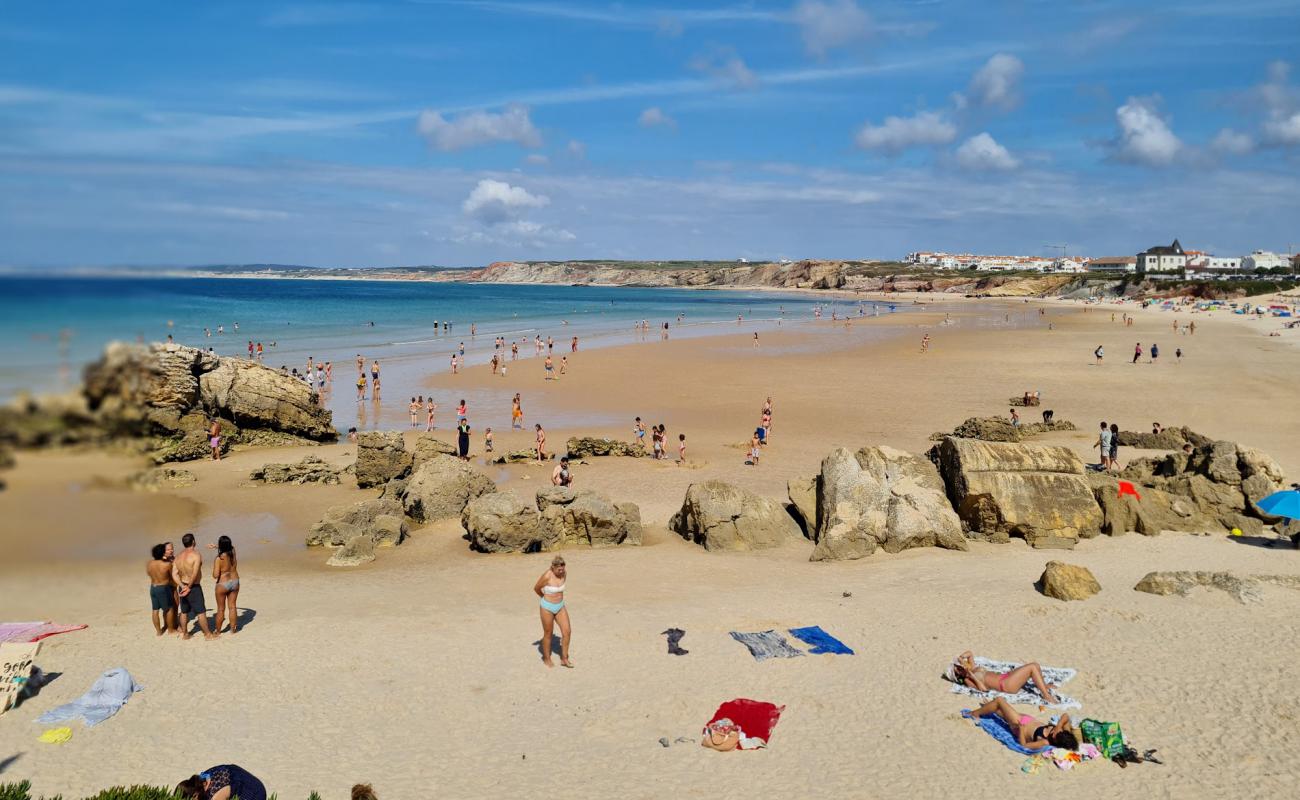 Foto de Praia Baleal - Norte con arena brillante superficie