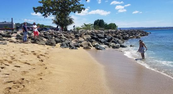 Rompeolas beach