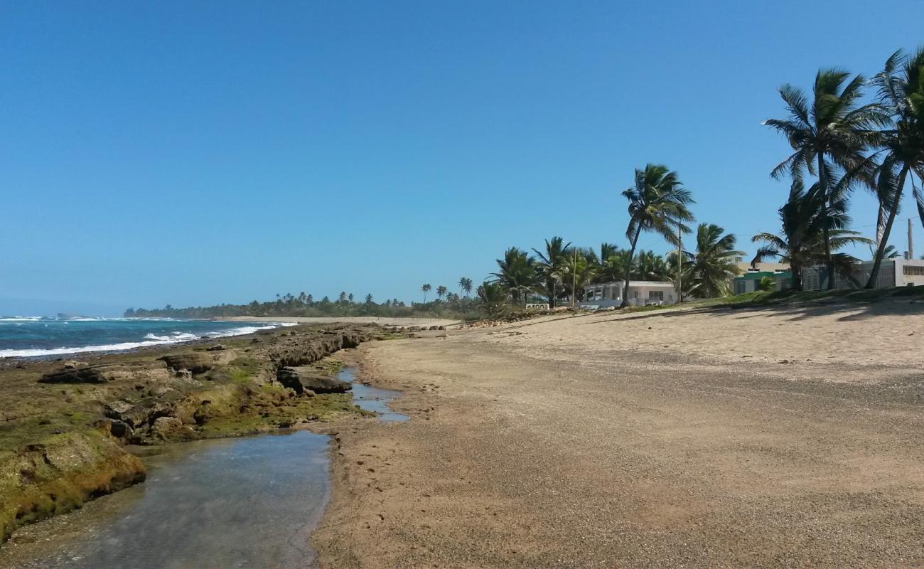 Foto de Mar Azul beach con arena gris y piedras superficie