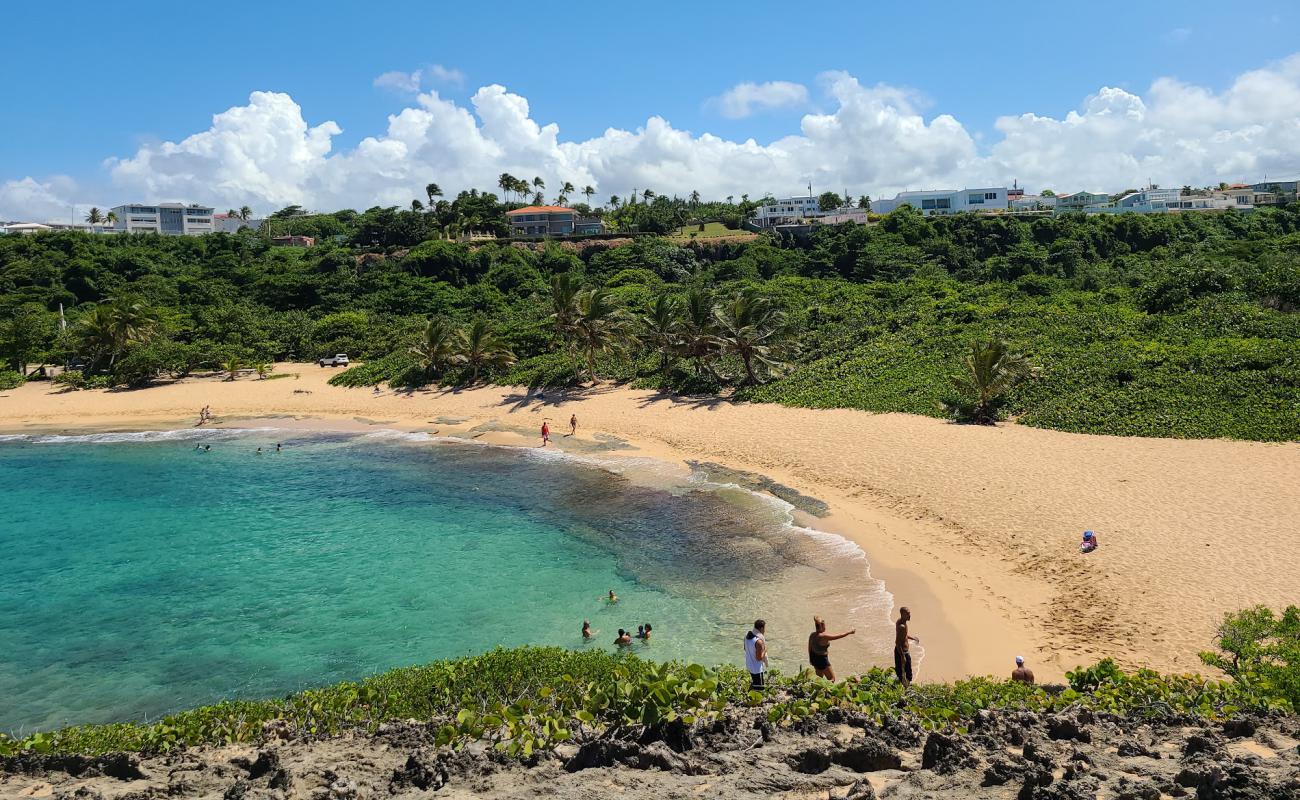 Foto de Playa Mar Chiquita con arena brillante superficie