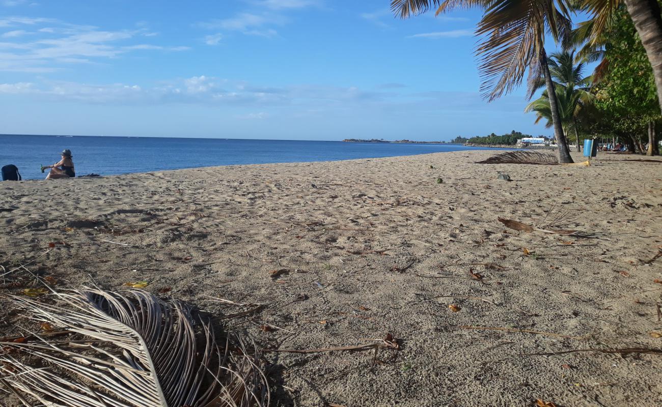 Foto de Playa Eléctrico con arena brillante superficie