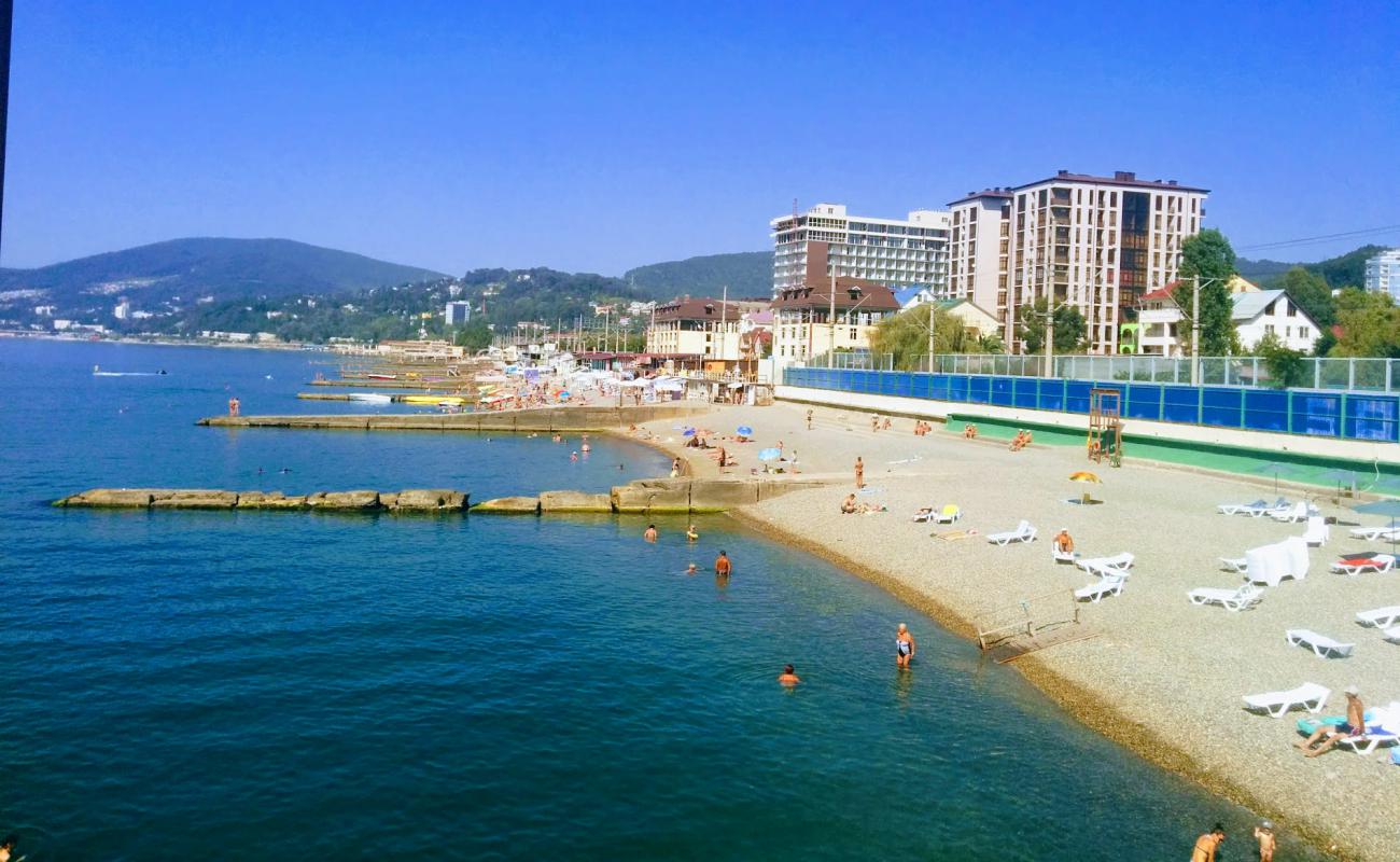 Foto de Chkalovsky beach con guijarro gris superficie