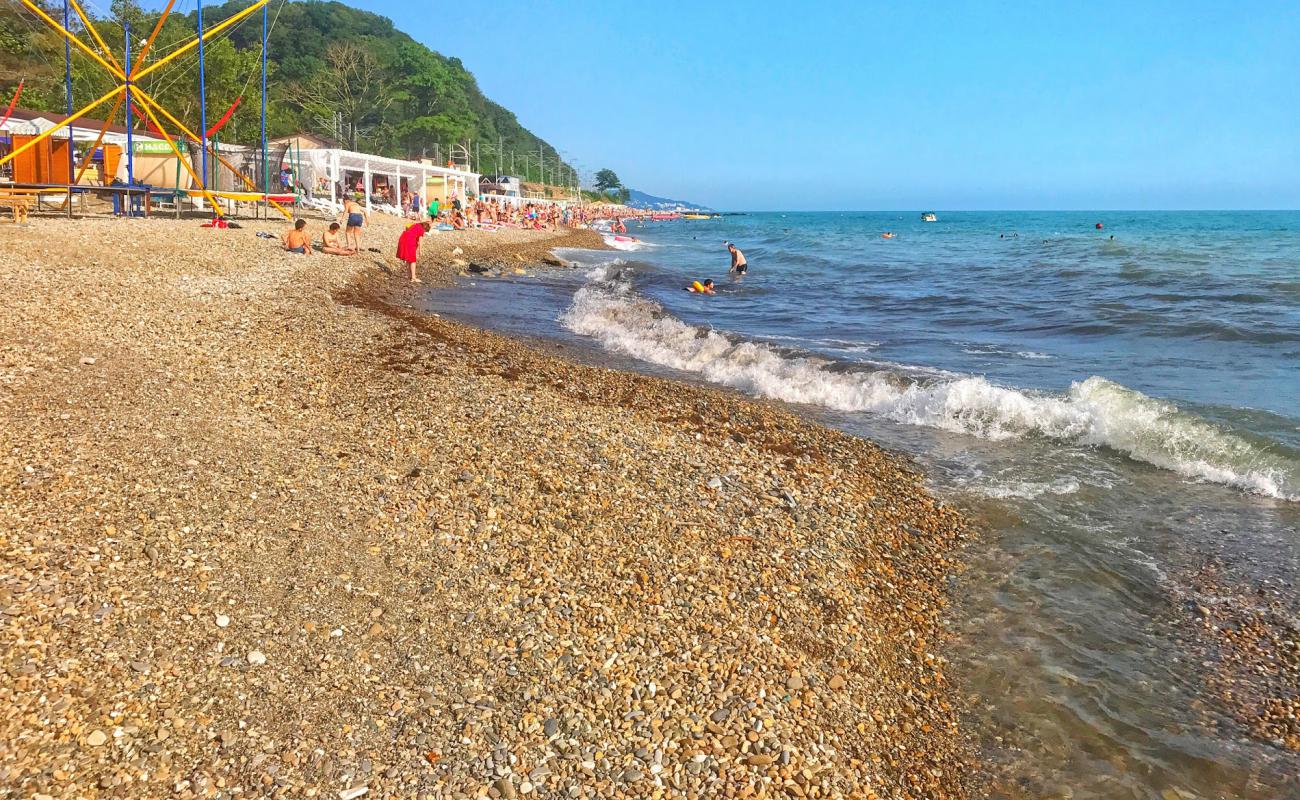 Foto de Vardane beach con guijarro gris superficie