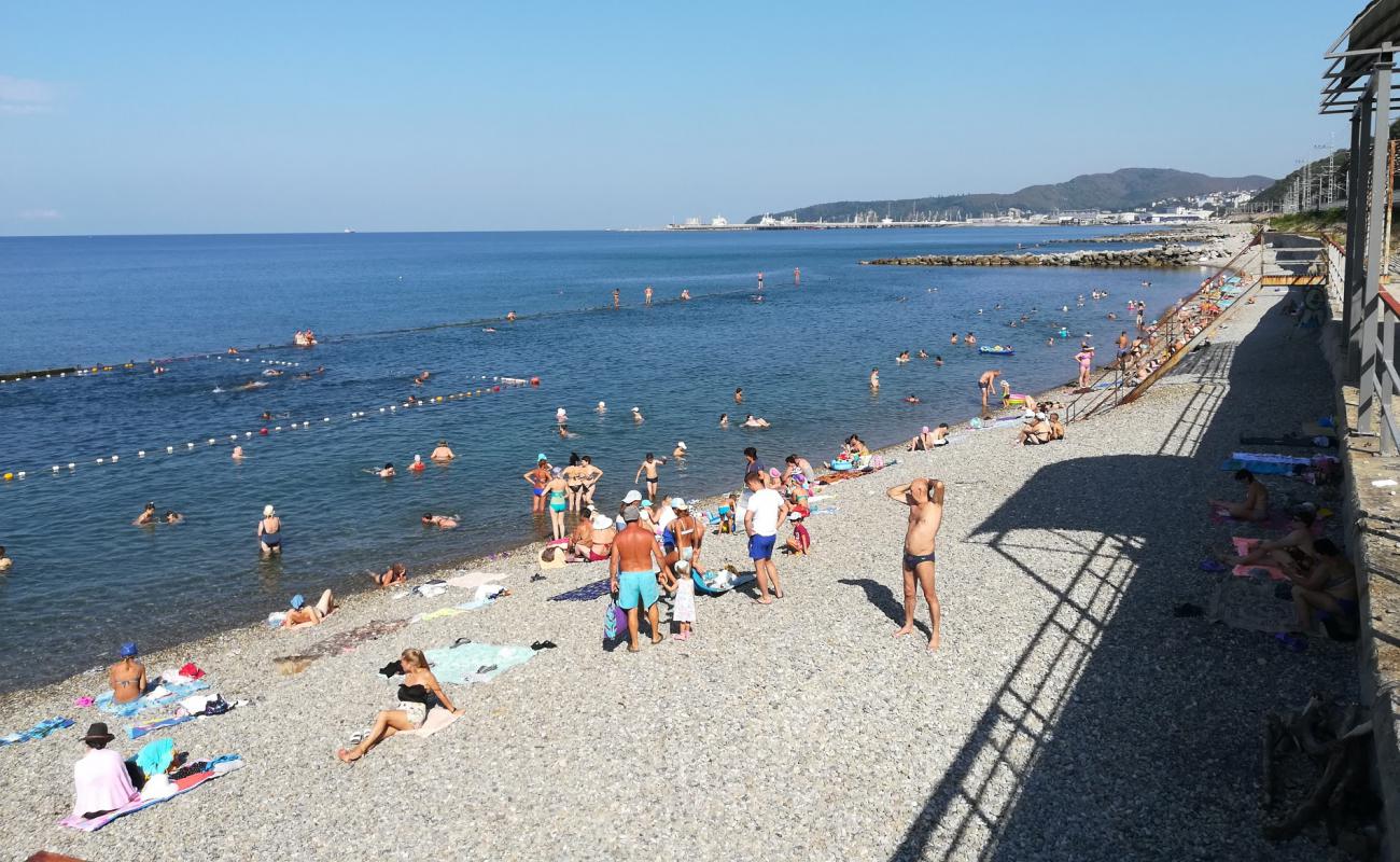 Foto de Vesna beach con guijarro gris superficie