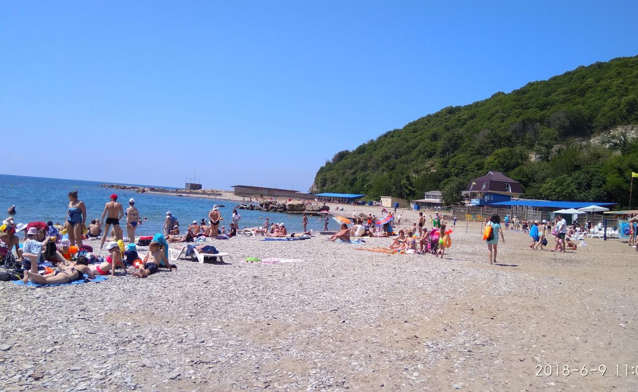 Foto de Dzhubga beach II con guijarro oscuro superficie