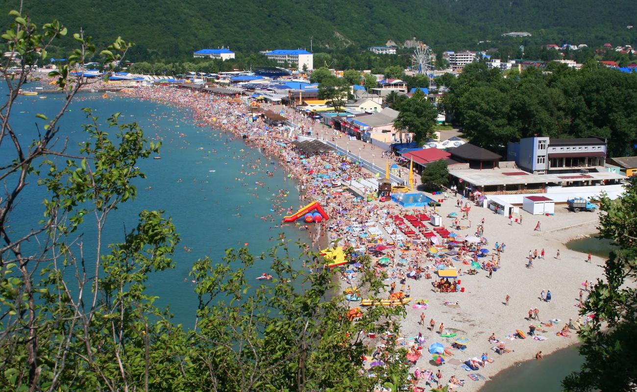 Foto de Arkhipo-Osipovka beach con guijarro gris superficie